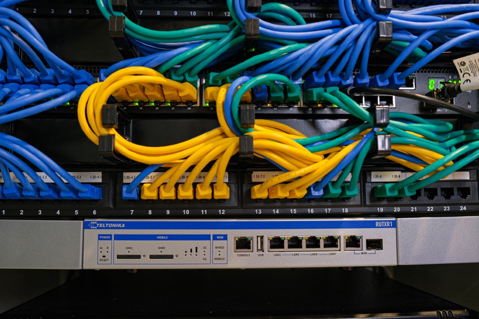 Giải pháp router doanh nghiệp với cổng SFP – Đảm bảo kết nối không gián đoạn (4)