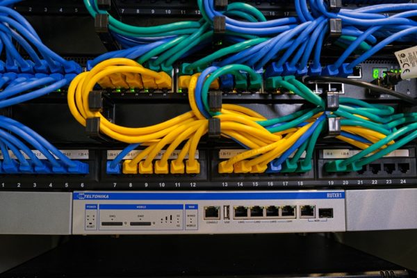 Teltonika RUTXR1 - Kết nối mạnh mẽ, dự phòng linh hoạt (1)